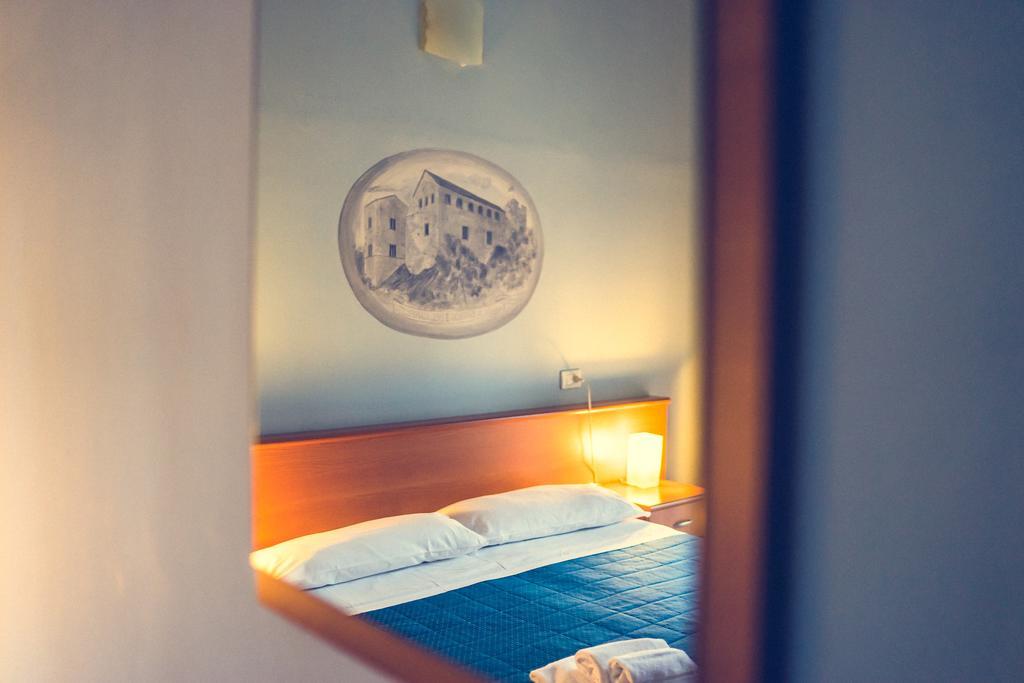 Hotel La Gaietta Millesimo Eksteriør billede