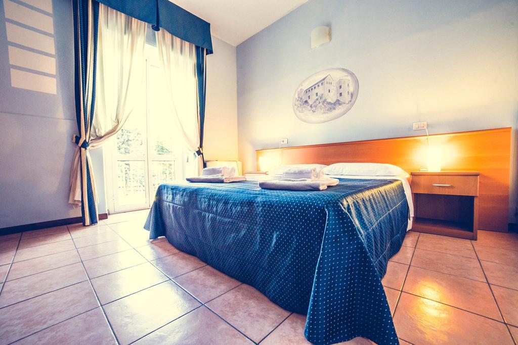 Hotel La Gaietta Millesimo Værelse billede